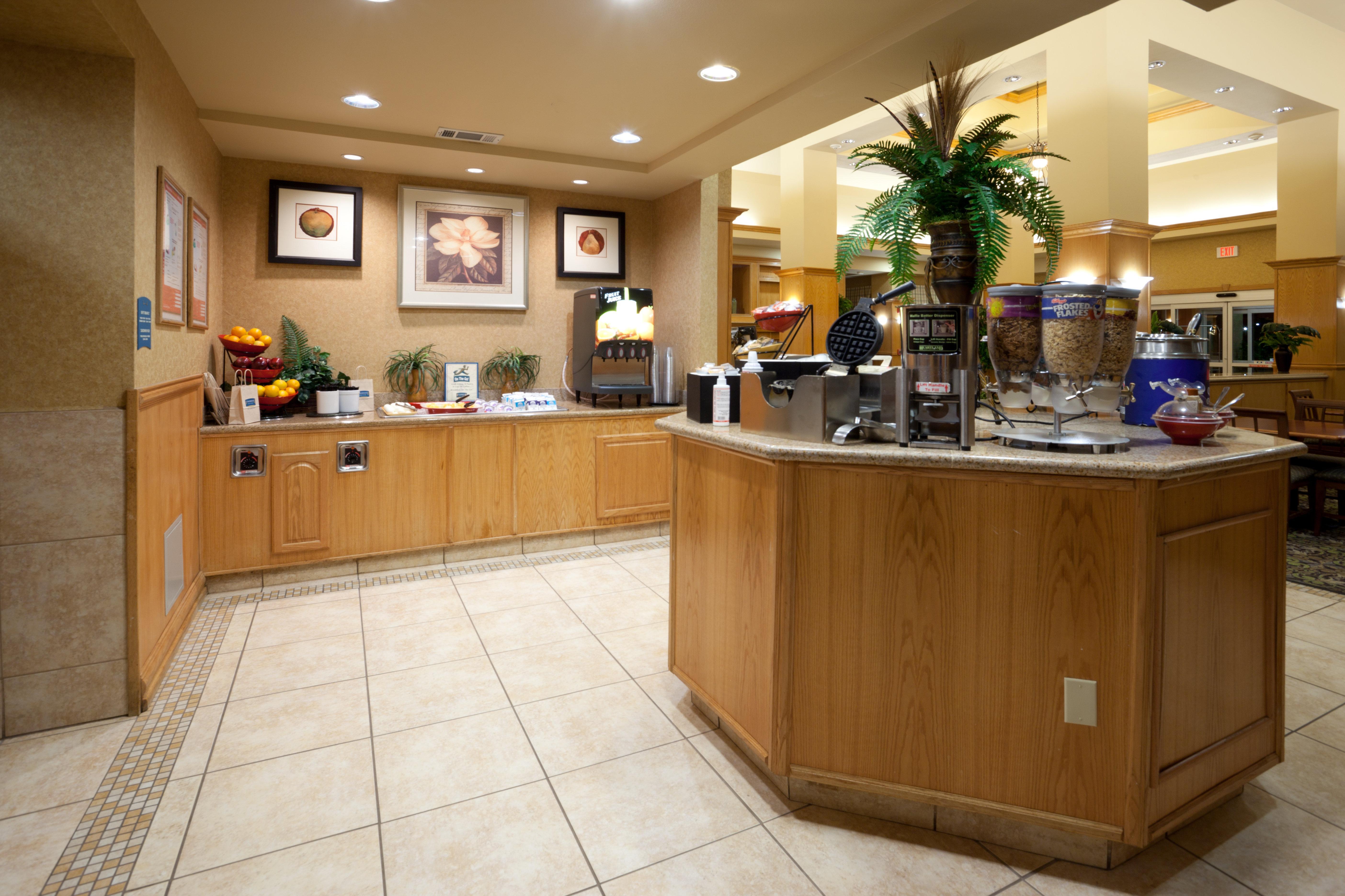 Staybridge Suites Laredo By Ihg Экстерьер фото