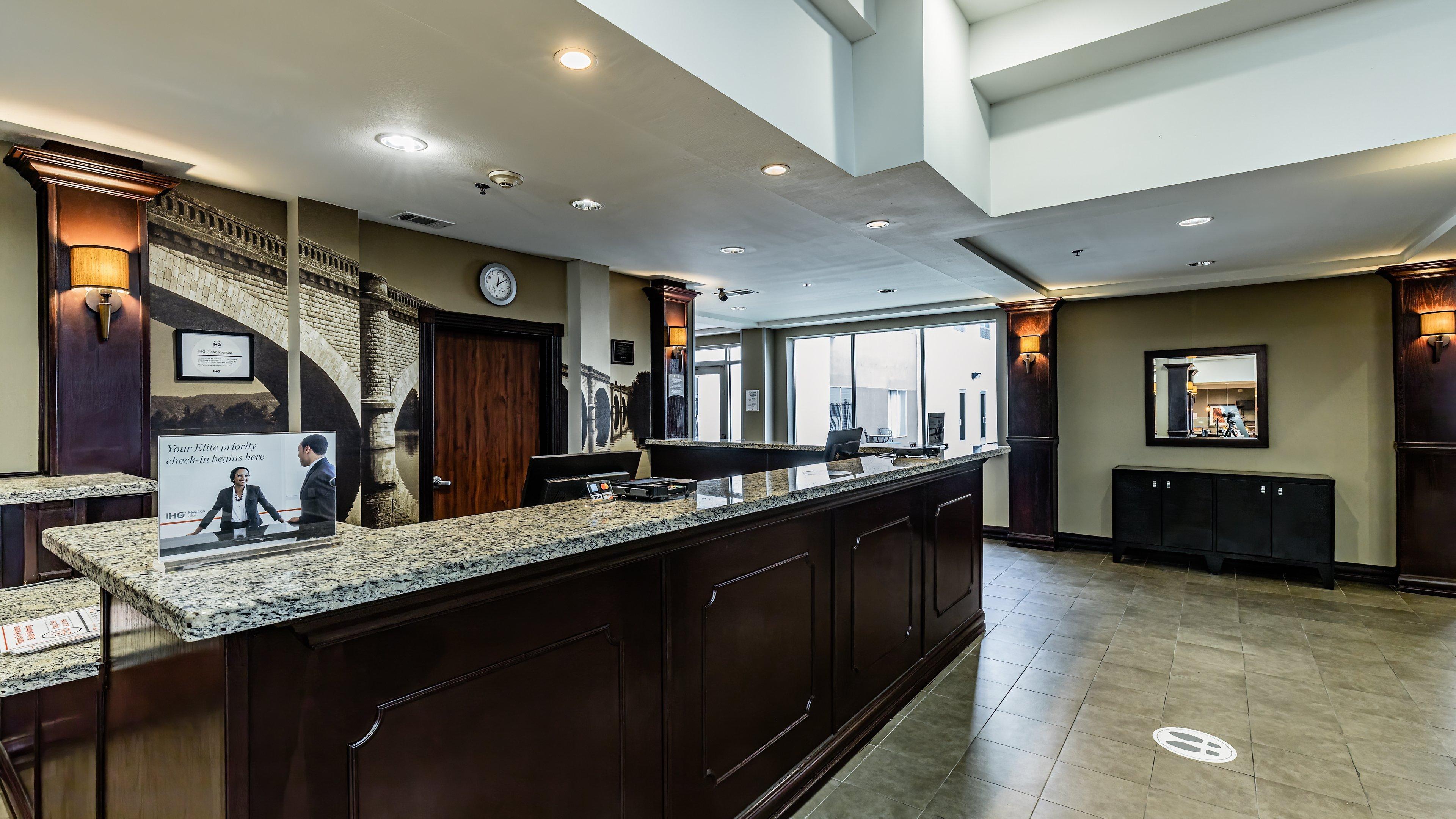 Staybridge Suites Laredo By Ihg Экстерьер фото